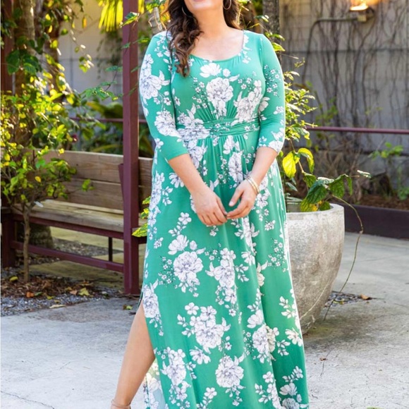 Kiyonna Maya Maxi Dress - Green & White Floral Print. Soft and Stretchy. Size 4X - Picture 7 of 15